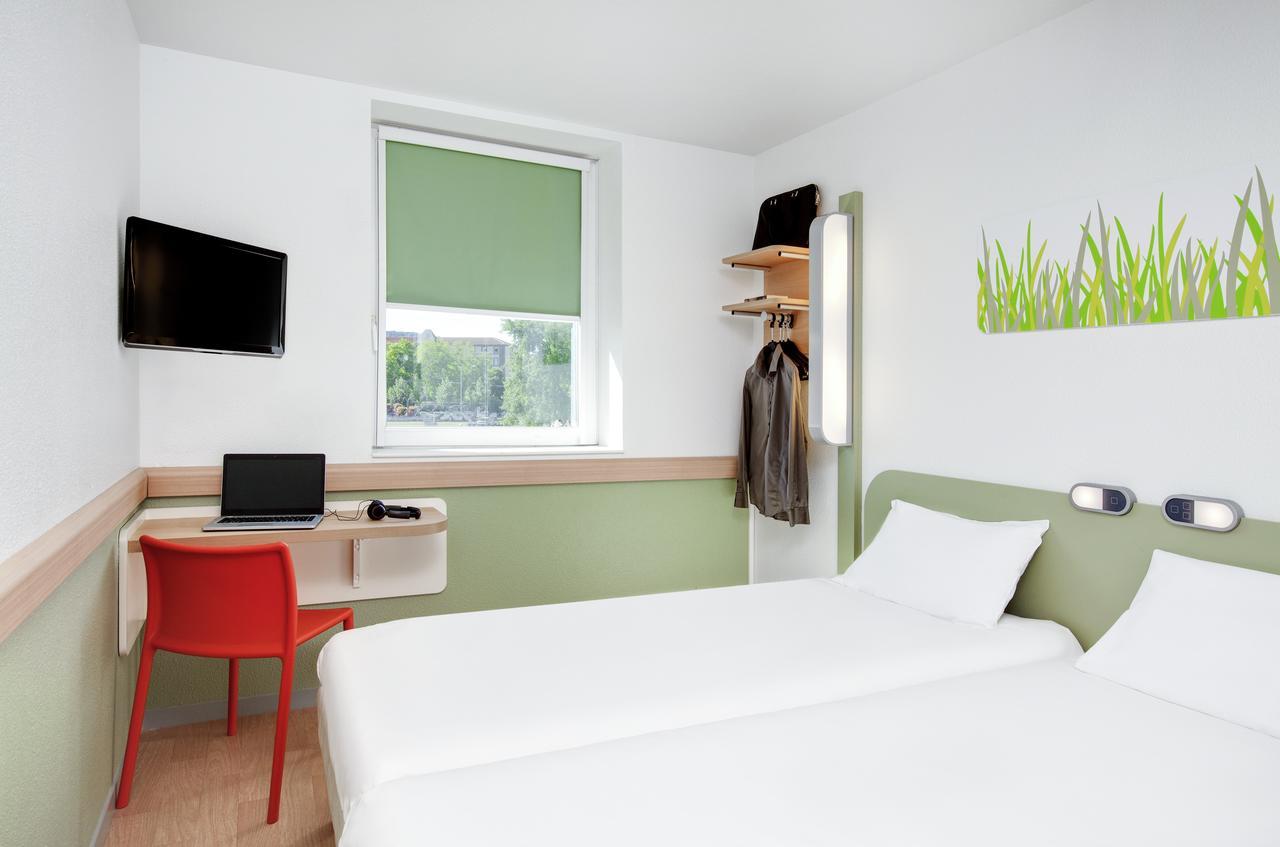Ibis Budget Clermont Ferrand Centre Montferrand Exterior photo