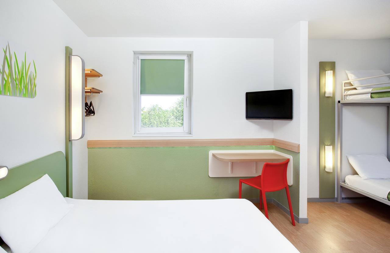Ibis Budget Clermont Ferrand Centre Montferrand Exterior photo