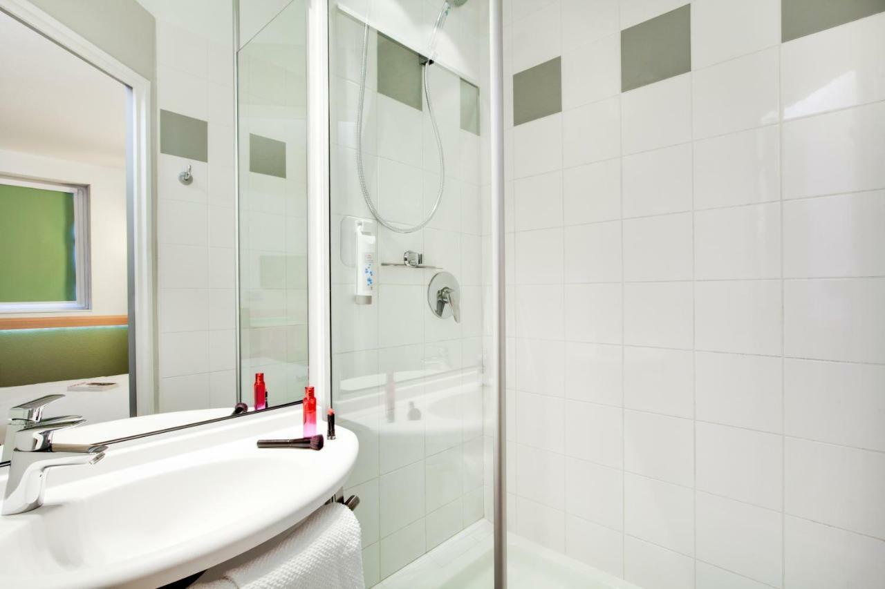 Ibis Budget Clermont Ferrand Centre Montferrand Exterior photo