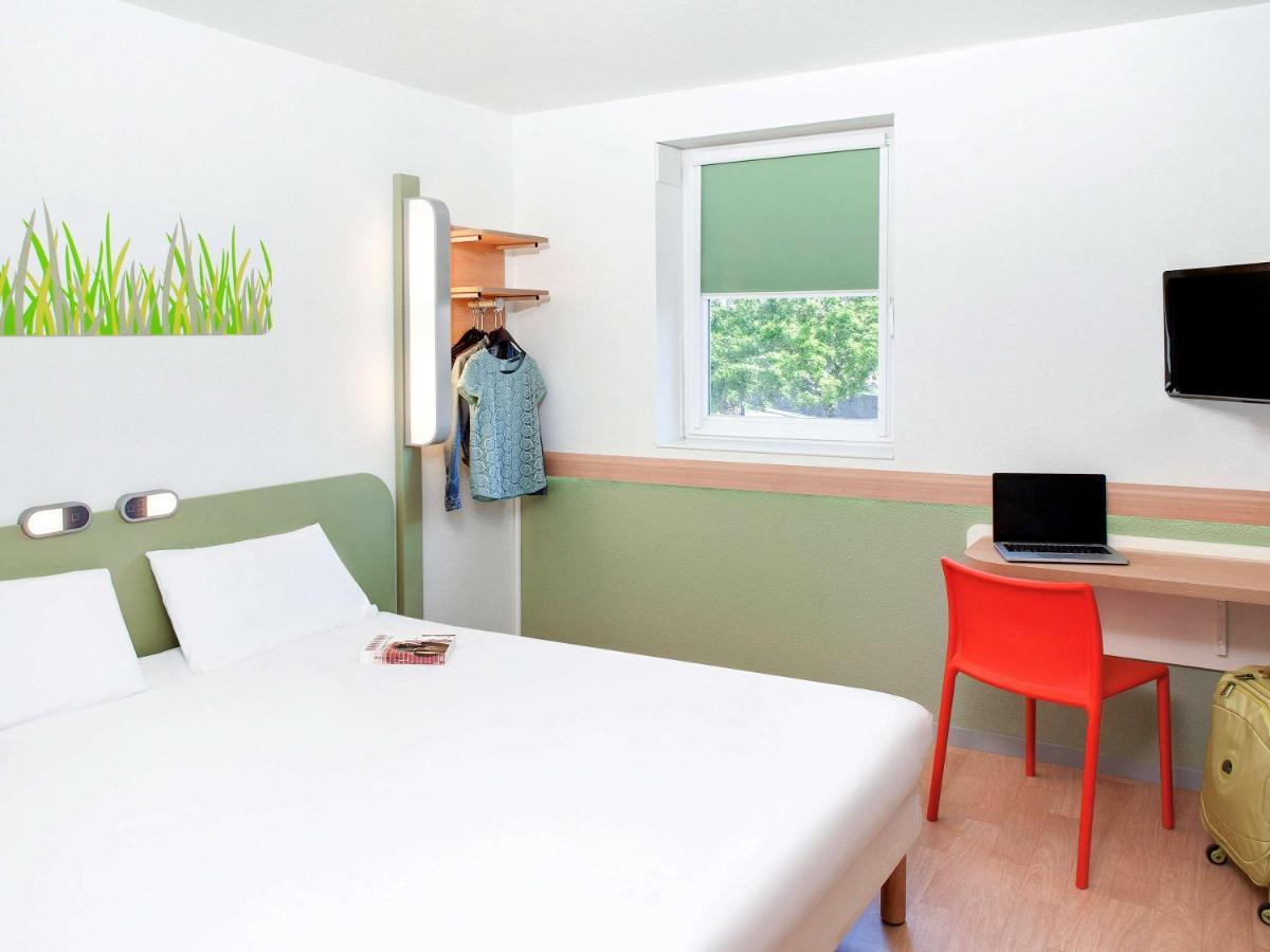 Ibis Budget Clermont Ferrand Centre Montferrand Exterior photo