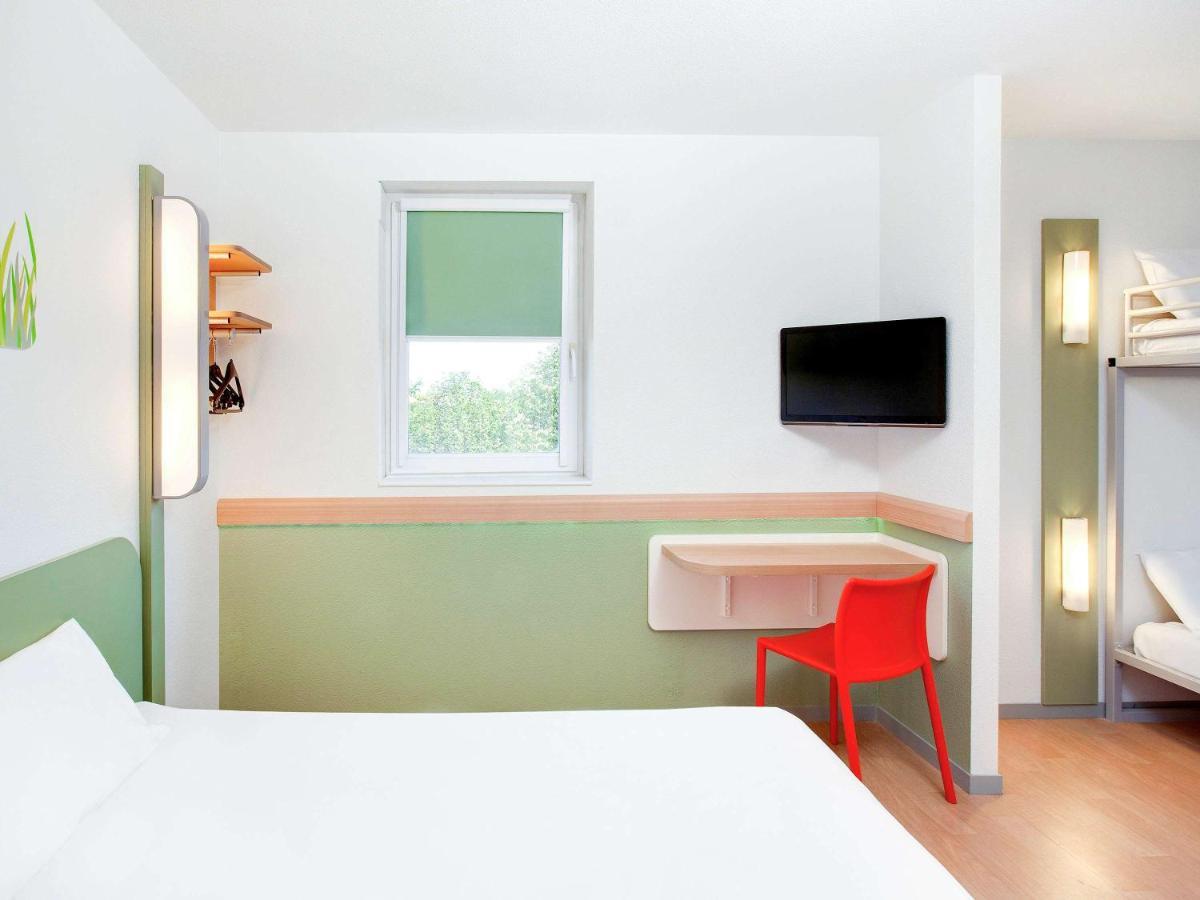 Ibis Budget Clermont Ferrand Centre Montferrand Exterior photo